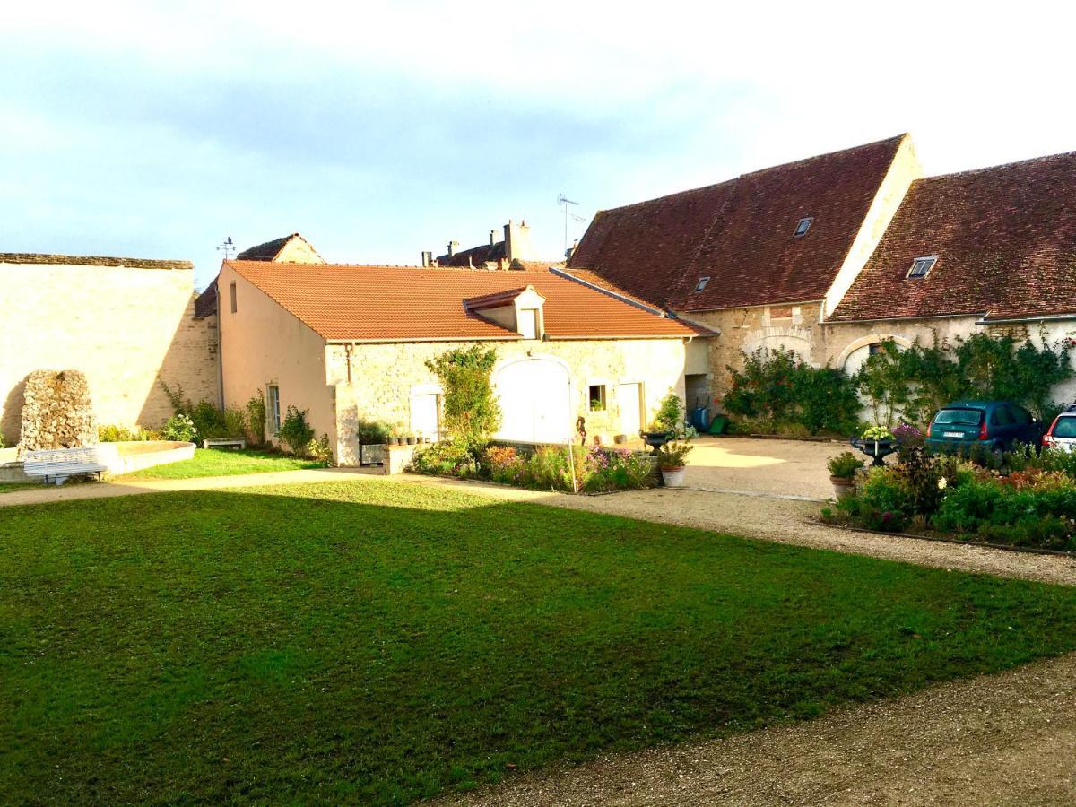 مبيت وإفطار Moutiers-Saint-Jean La Buffonnerie المظهر الخارجي الصورة